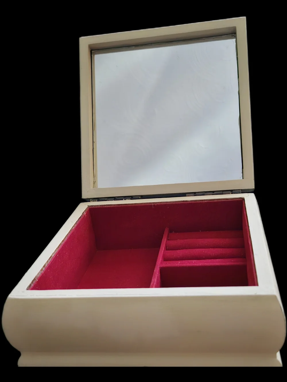 Beige Decorative Jewelry Box with Ornate Silver Heart - Picture 2 of 3